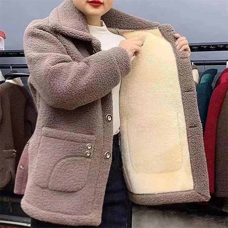 

Winter Thick Fleece Single Breasted Lamb Fur Women's Coat Mom Wear Lapel Pocket Imitation Fur Warm Casual Jacket Female