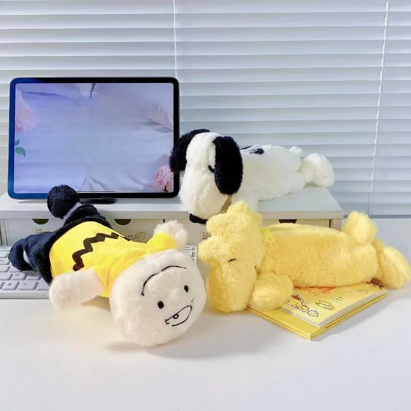 

Новинка 2025, милая плюшевая сумка-карандаш Snoopy Charlie Brown Woodstock, студенческая мягкая, приятная для кожи сумка для канцелярских принадлежностей, косметичка для хранения