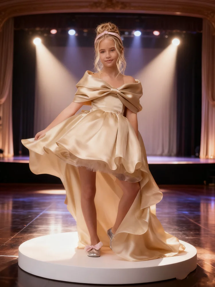 فساتين مخصصة لفتاة الزهور لحفلات الزفاف من الساتان مع فيونكة مكشوفة الأكتاف بسيطة للأطفال لحفلات أعياد الميلاد الأولى