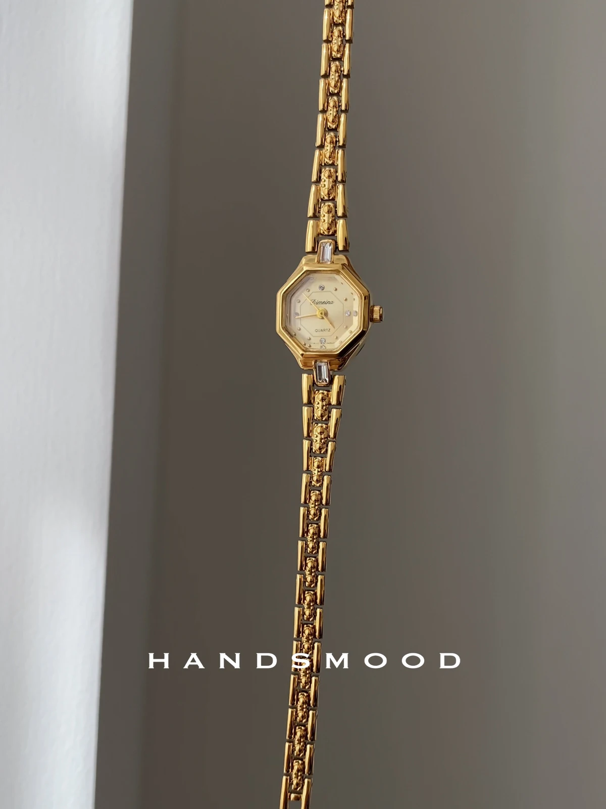 Smallgoldwatchwiththin strapstylish and exquisite light luxury temperament small dial women's watchwomen's stainless steel watch