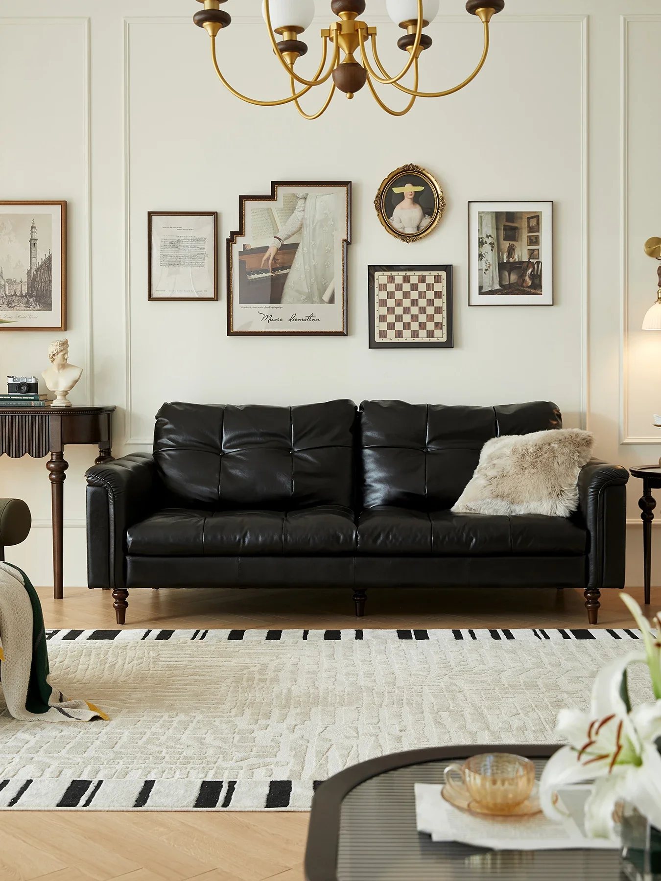 

American minimalist leather sofa straight row living room retro black first layer cowhide small apartment three-person Nordic be