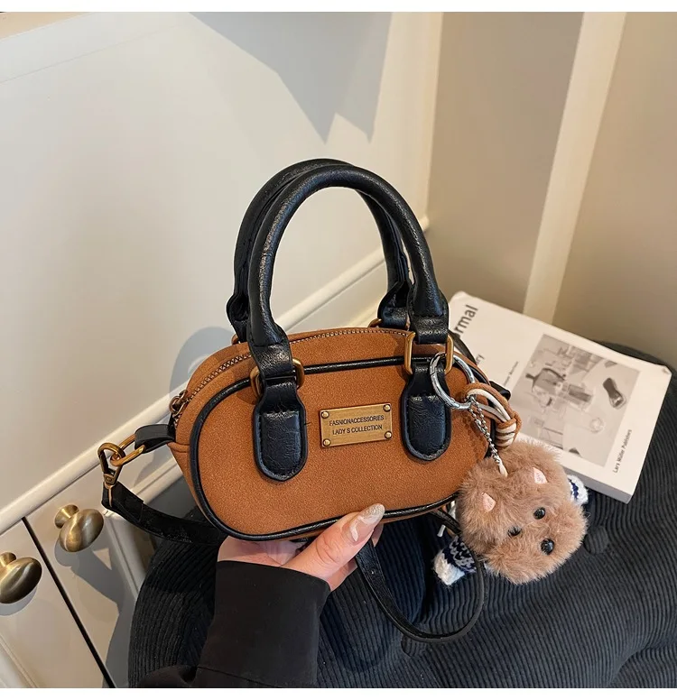 

Matte Finish Crossbody Bag, 2025 Trendy Square Purse for Women, Vintage Inspired Shoulder Bag, Chic & Versatile