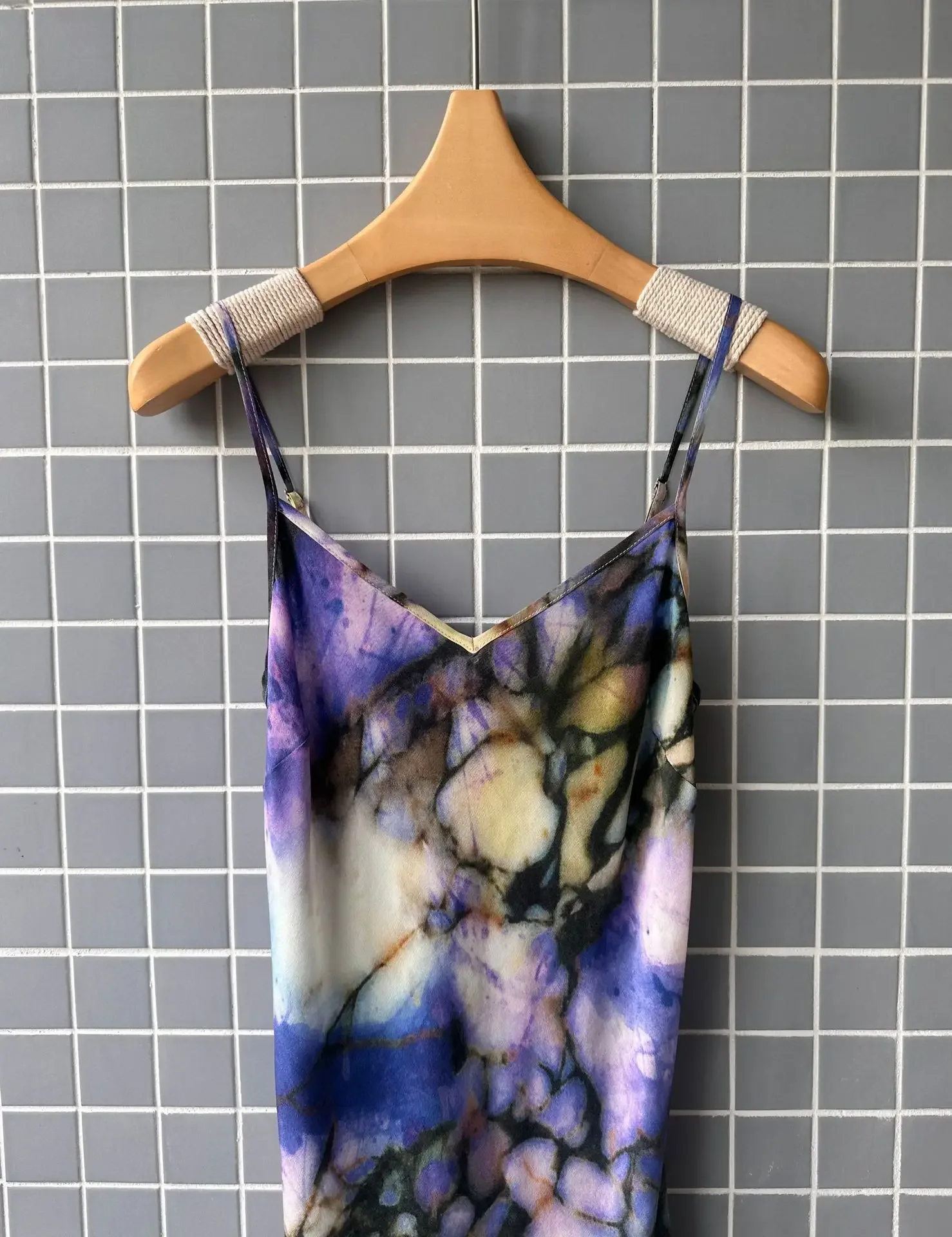 فاخر مطبوعة بيا قطع خمر الحرير زلة فستان أنيق طويل بروتيل فساتين الحفلات الرمال غسلها التوت الحرير الخامس الرقبة فستان بكتافة