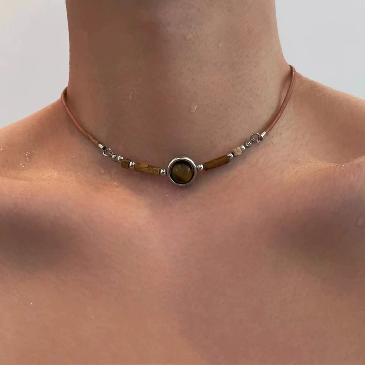 Collar con cuentas de piedra de ojo de tigre, diseño Punk, moda Simple, cadena de clavícula de alta gama, collar corto de cuero Retro para hombres y mujeres