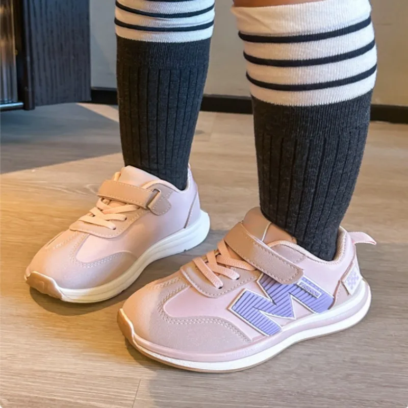 Picture 4: Kids Sneakers 2026 Autumn New Fashion Boys' Soft Sole Comfortable Sports Shoes Cross Tied Lightweight Girls' Casual Shoes 26-37