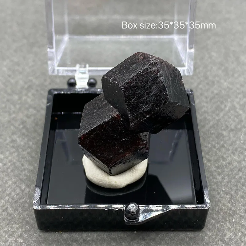 100% natural octahedron Grossularite pedras e cristais minerais espécime cura cristais pedras de quartzo  + Box 35*35*35mm