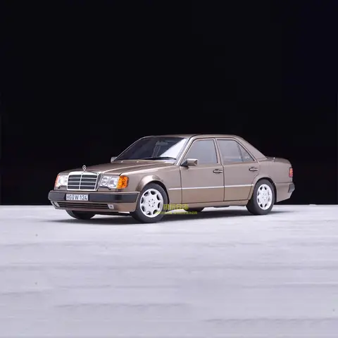 1:18 Scale E-Class W124 500E 1990 Sedan Simulation Alloy Car Model  Static Display Collectible Toy Gift Souvenir Decoration