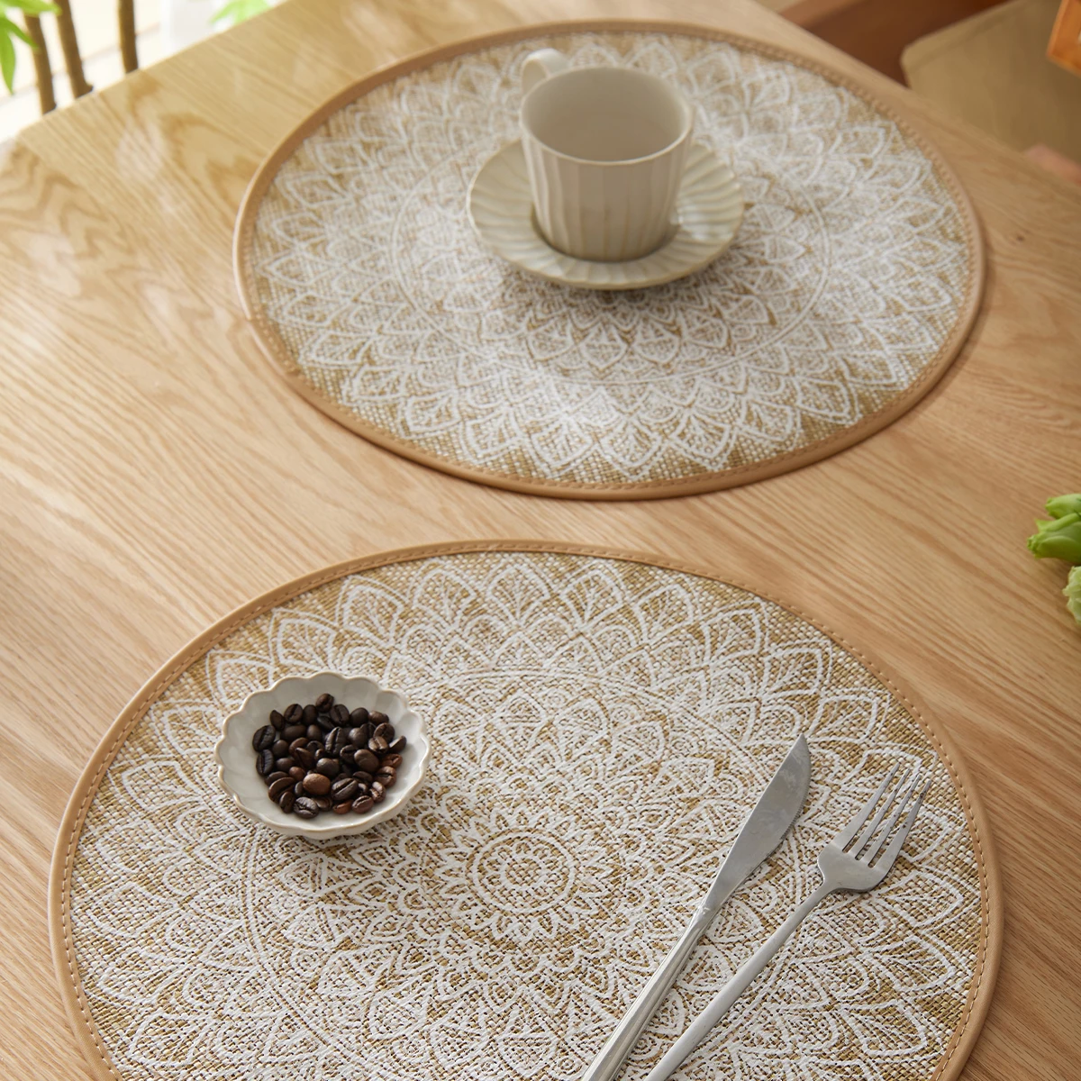 Lot de 6 sets de table ronds en lin et jute, napperons de table en lin pour tasses à thé et assiettes, pour la maison, les mariages et les fêtes de Noël