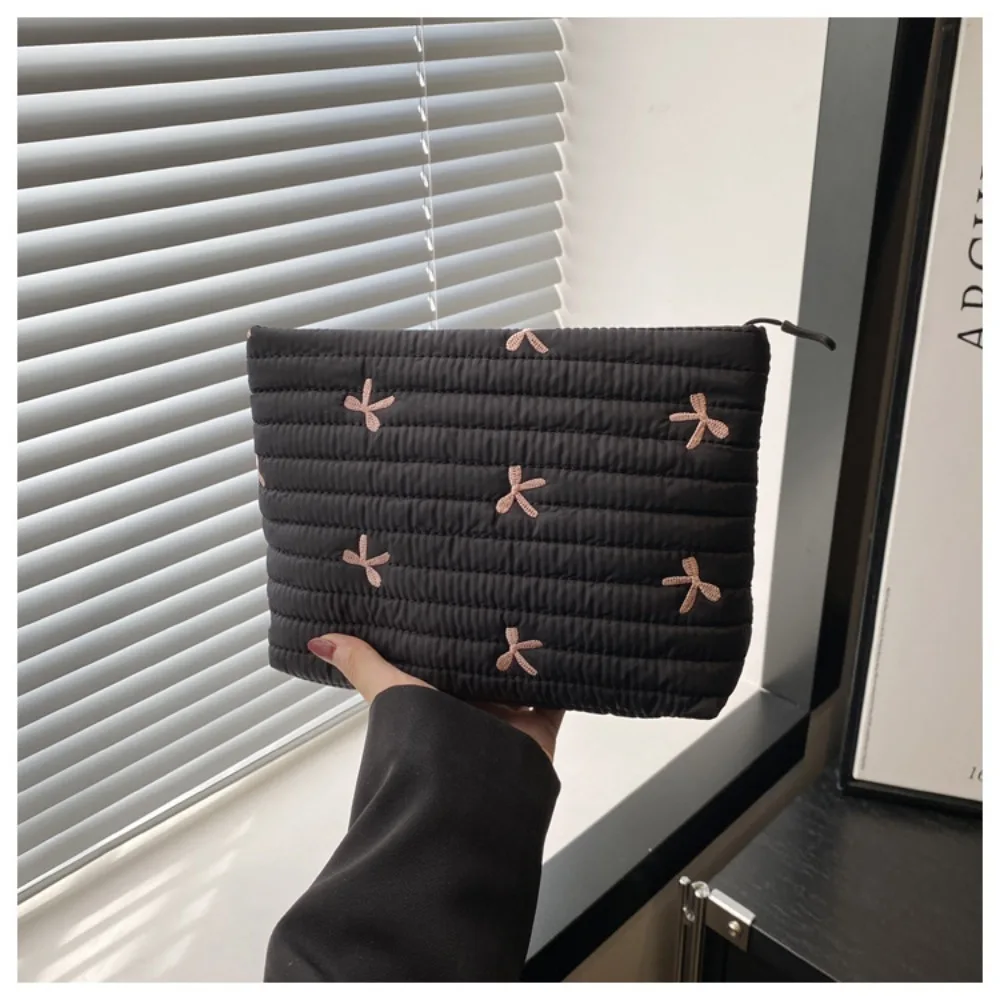 Butterfly Print Women Clutch Bag Large Capacity Portable Makeup Bag Lightweight Zipper Closure Travel Cosmetic Pouch Commuting