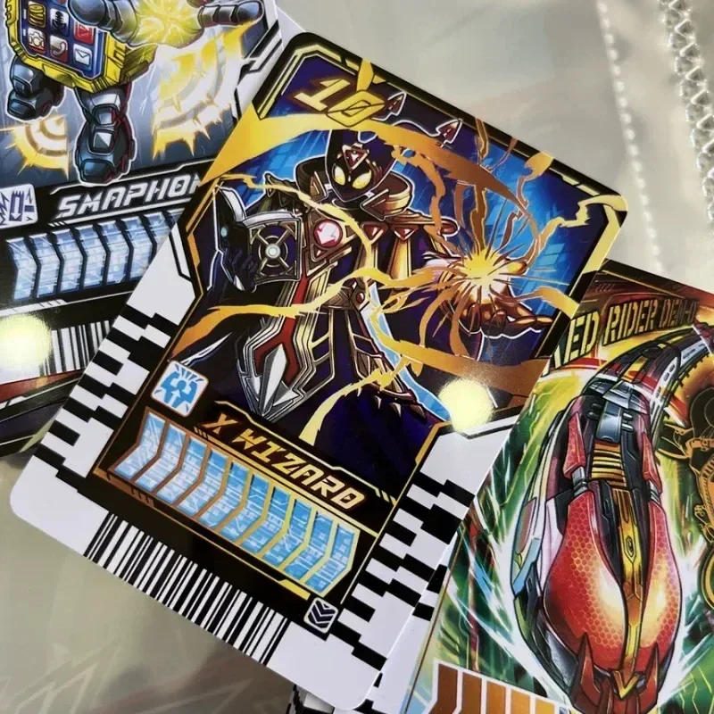 La carta adesiva autoprodotta serie Kamen Rider Gotchard può essere collegata al regalo della carta di raccolta del Driver della cintura in vita di