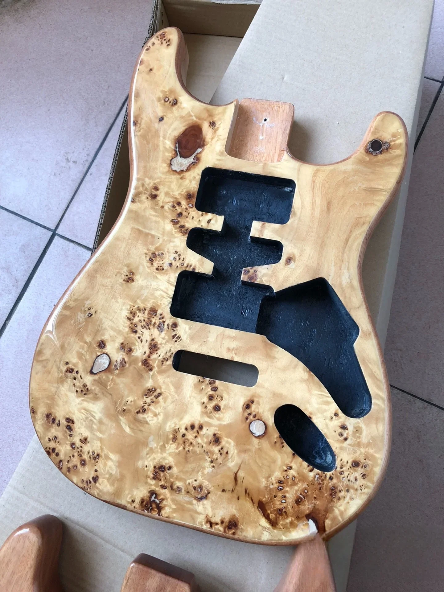 Electric Guitar Body Peach Blossom Core Material Tree Scar Wood Grain Veneer Musical Instrument Body