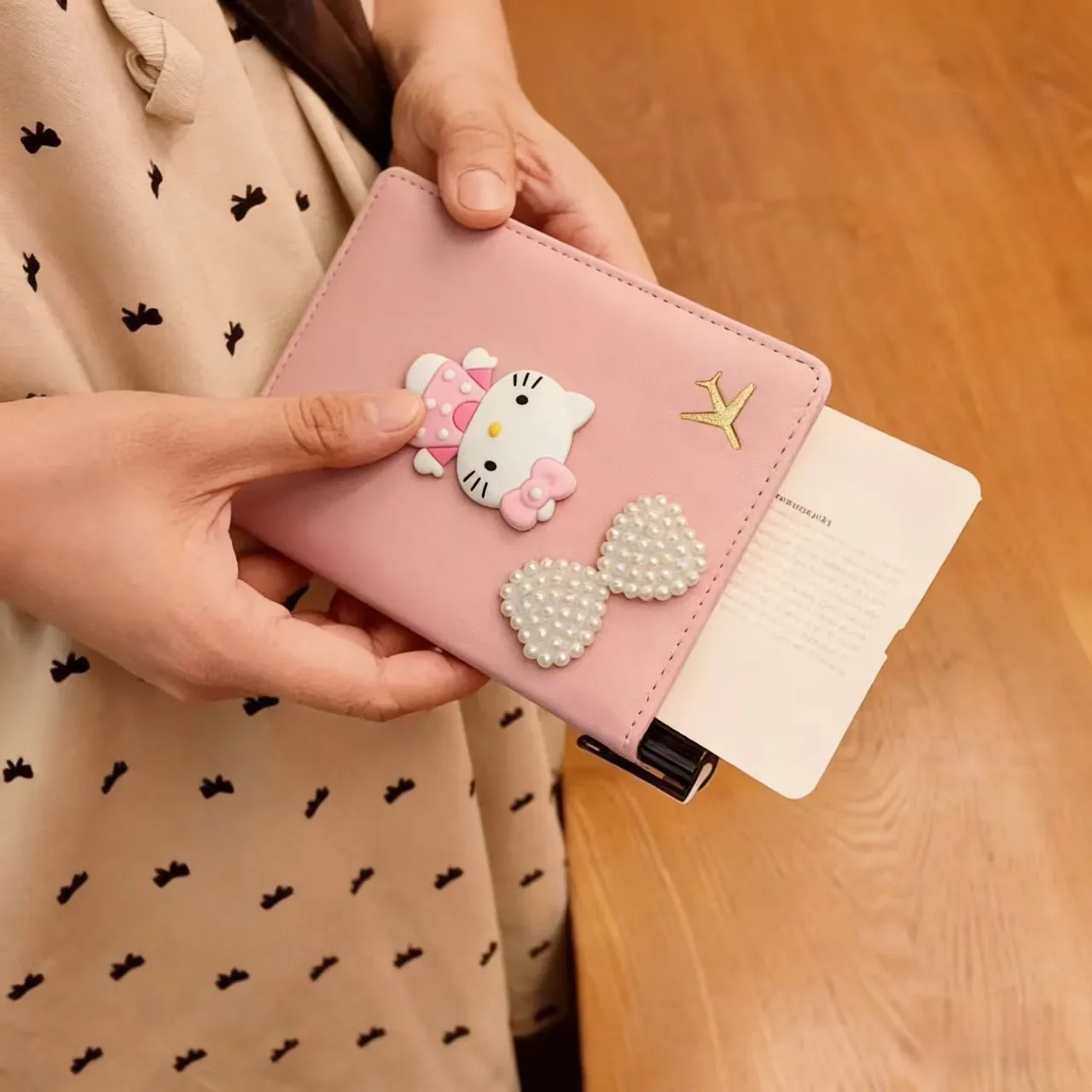 

Hello Kitty Travel Passport Cover Women Men Passport Credit Card Holder Case PU Leather Business Card Passport Wallet Travel