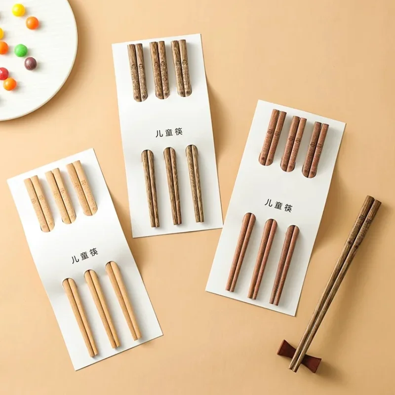 3 Pairs 18cm Kids Chopsticks Family Wooden Short Chopsticks 3-6 Years Old Children Practice Eating Wooden Chopsticks Set