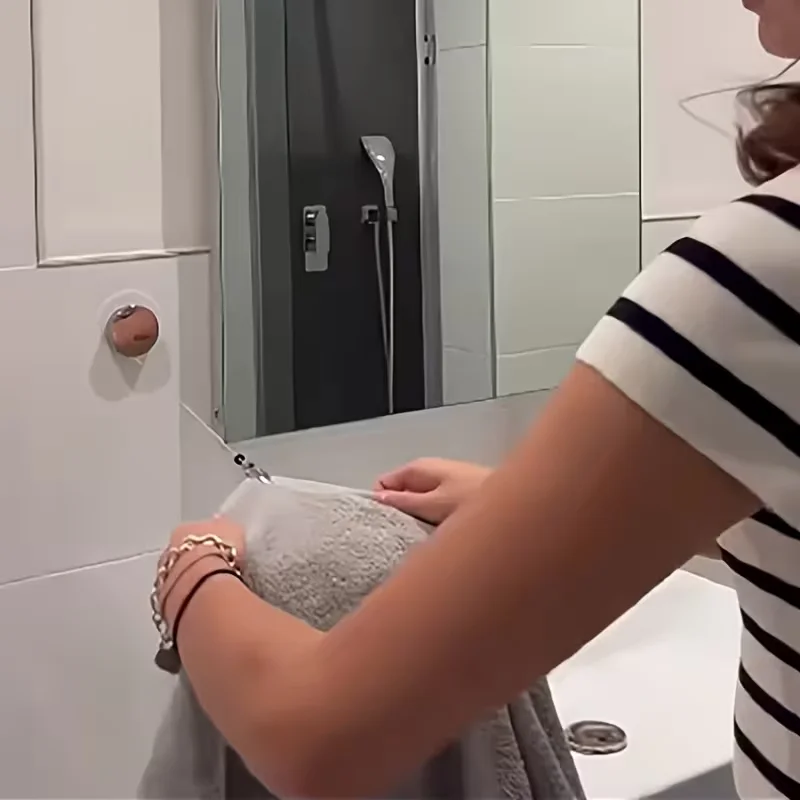 

Автоматический выдвижной держатель для полотенец, самоклеящийся, настенный, для ванной и кухни, 1 шт.