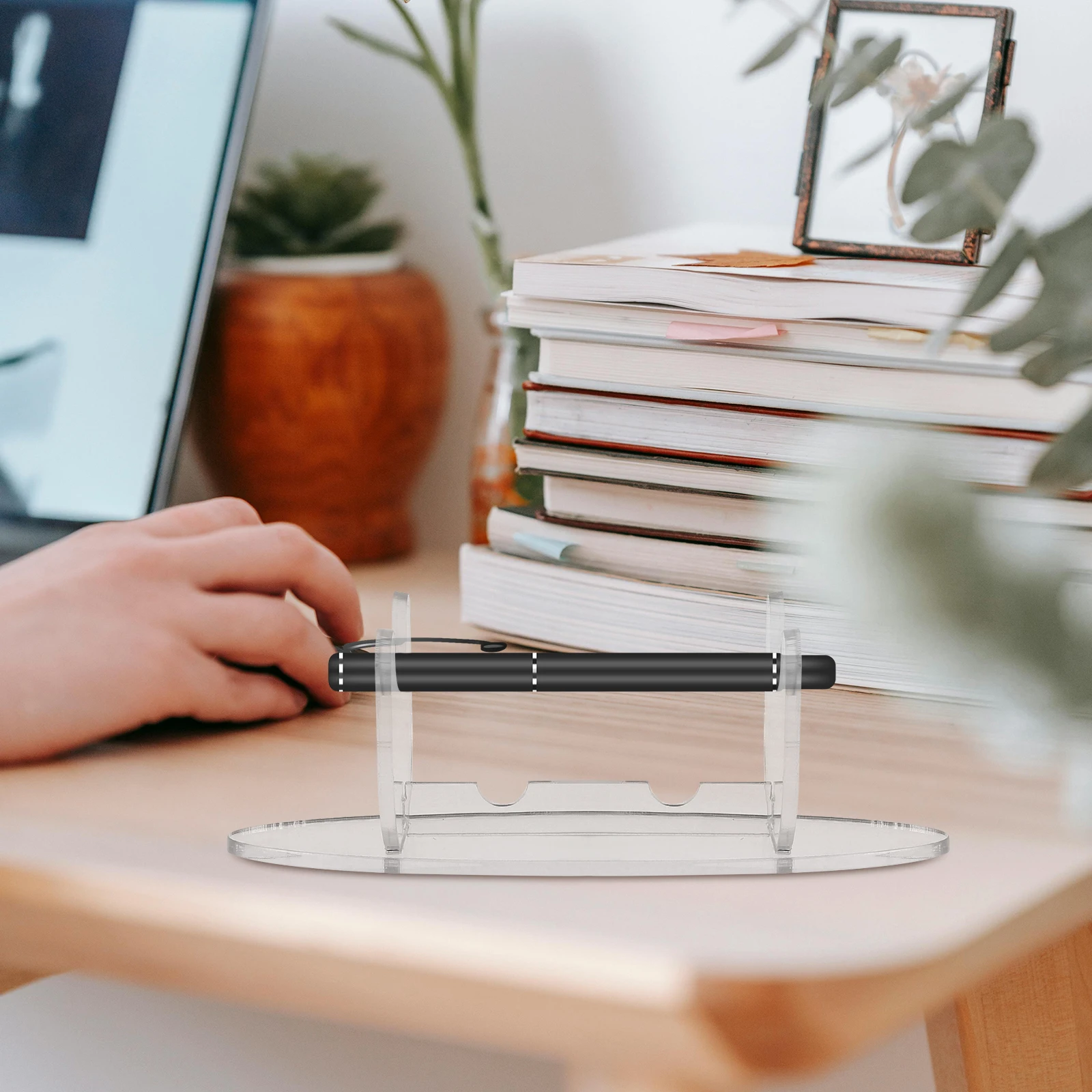 

Clear Acrylic Pen Display Stand Desktop Holder Rack for Fountain Pens Writing Brushes Storage Organizer Stationery