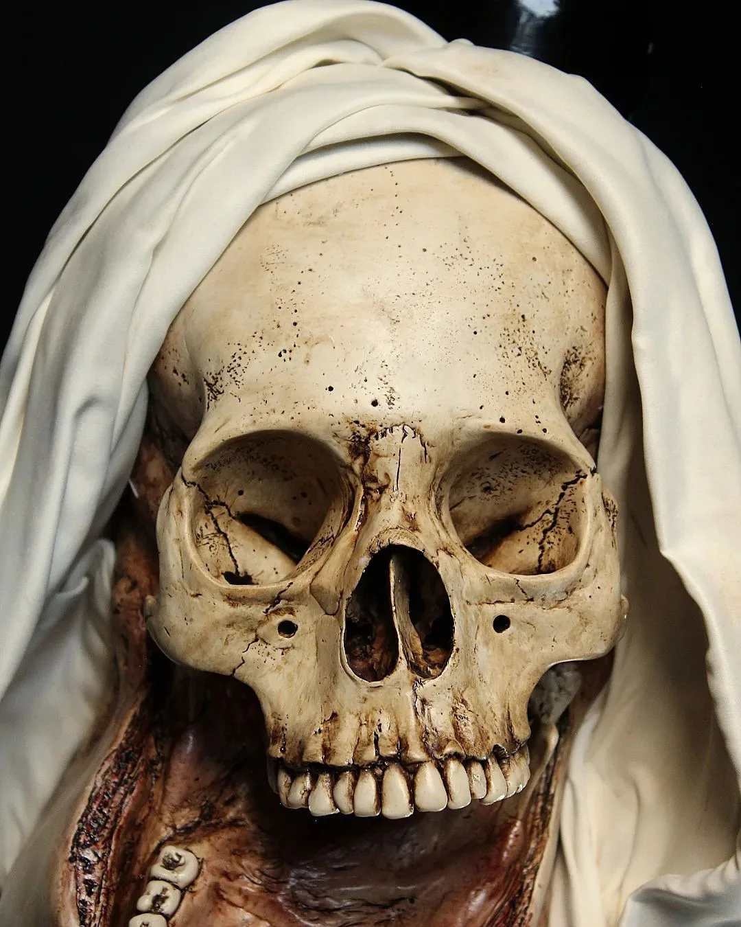 Halloween Couple Skull Decor Transfiguration Skull Statue Art Sculpture Creepy Nun Resin Statue Desktop Ornament