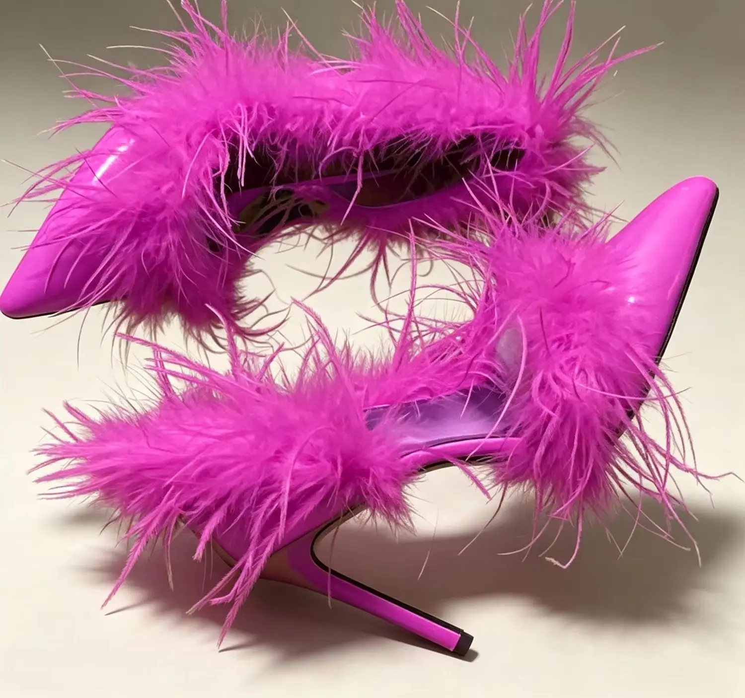 Zapatos de Tacón Alto con Plumas Esponjosas y Punta en Pico para Mujer, Color Rojo Rosa, con Peluche de Avestruz, para Fiestas y Vestidos