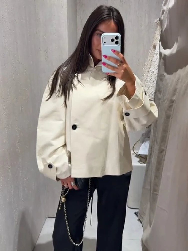 Neuer Vintage Stehkragen Trenchcoat für Damen, schick, mit Knöpfen, locker geschnitten, langärmelig, kurze Windjacke, Herbst-Pendler-Oberbekleidung 2026 – Detail 2