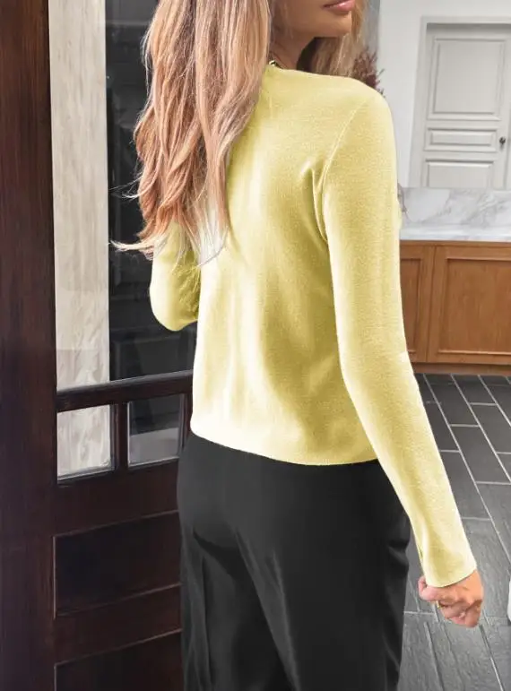 秋冬の女性用エレガントニットカーディガン、メタルボタンディテールとフィットカットが特徴の柔らかな生地の万能トップス