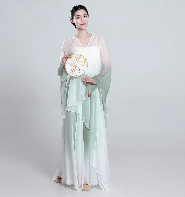 Ubrania do ćwiczeń tańca klasycznego w stylu chińskim Odzież do tańca ludowego z wachlarzem Tradycyjny elegancki parasol Yangko Występ taneczny