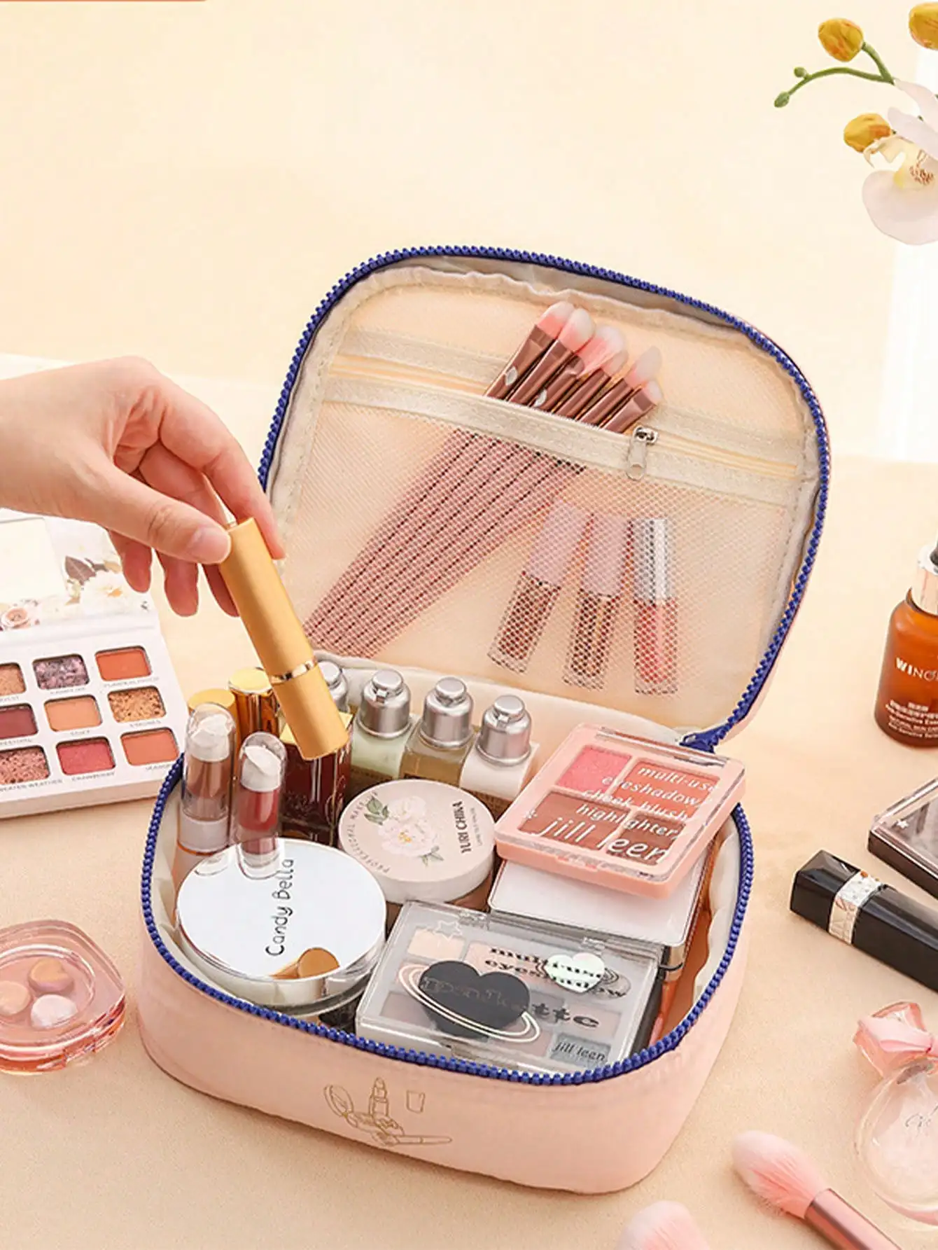 Large-capacity makeup bag, skin care products, toiletries bag, travel hand-held bag with zipper, portable storage and sealed