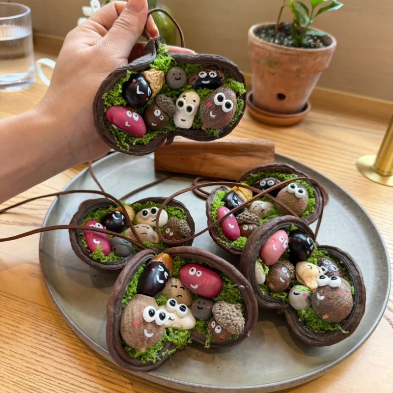 Natural Seed Pod Keychain Cute Handmade Forest Plant Doll Pendant DIY Moss Decorative Bag Charm Kawaii Face Emoji Ornament
