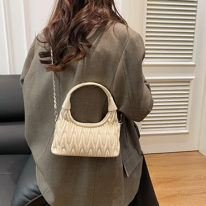 

2025 плиссированная сумка подмышки для женщин, стеганая сумка через плечо из веганской кожи с ремешком-цепочкой, нишевая дизайнерская повседневная универсальная сумка