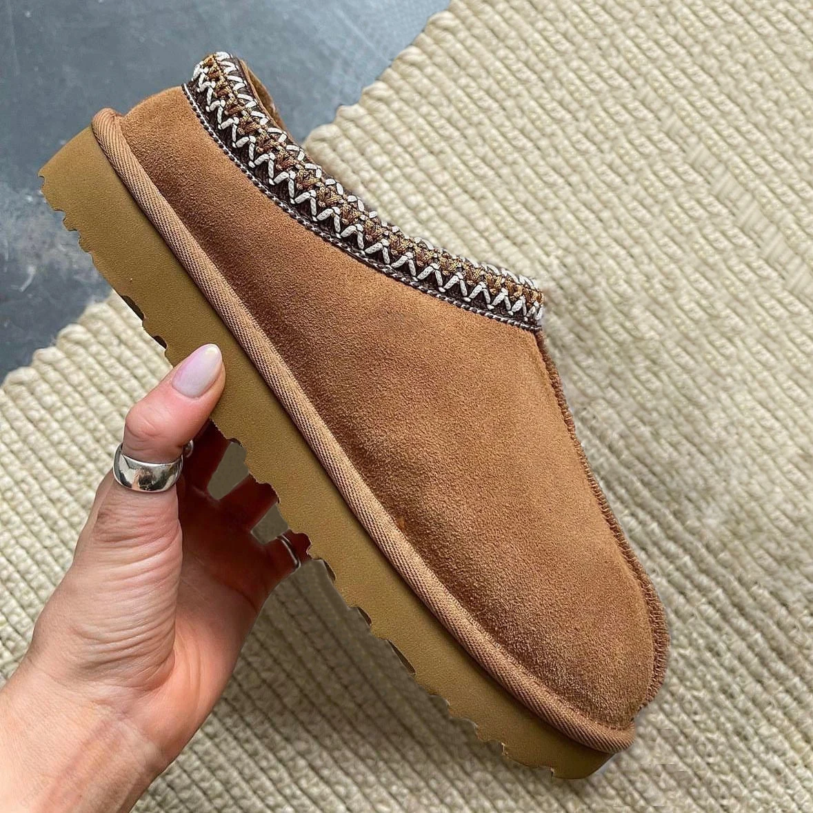 

2026 New classic Luxury Designer Winter Women Suede Slippers Genuine Leather Tasman Fur Slippers Tazz Shoes Ultra Mini Low-top