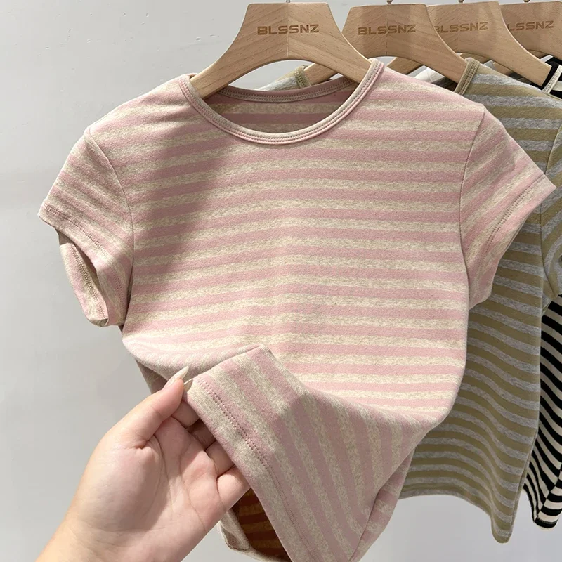 AOSSVIAO 2025 Camiseta informal de verano para mujer, camiseta ajustada de manga corta con cuello redondo, camisetas básicas lisas a rayas