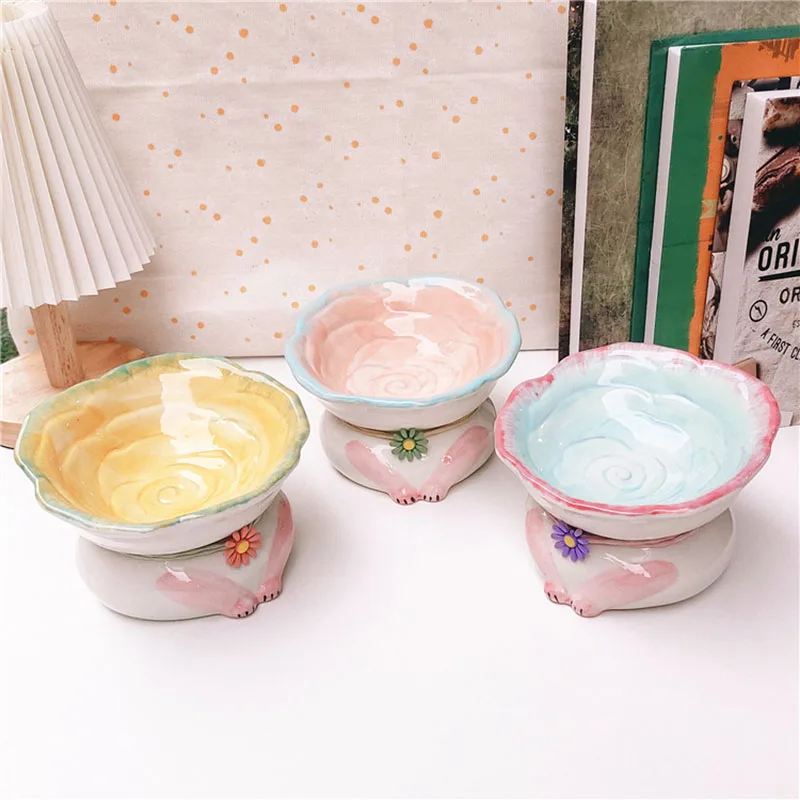 Cute petal shaped cat bowl, ceramic high foot spine protection pet oblique mouth easy to clean ceramic pet dog food basin