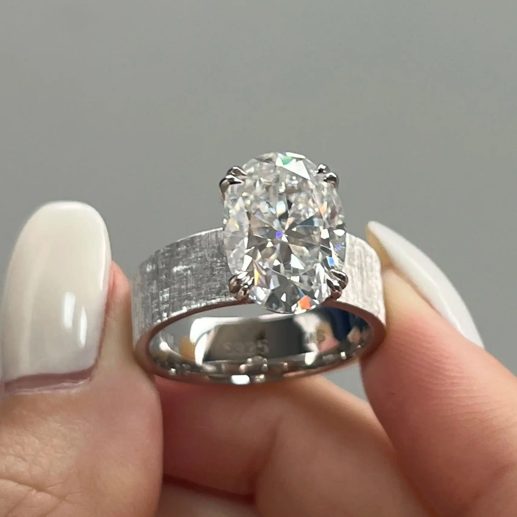 S925 Silver, 8 Karat Moissanite, Luxury Textured Bracelet Ring