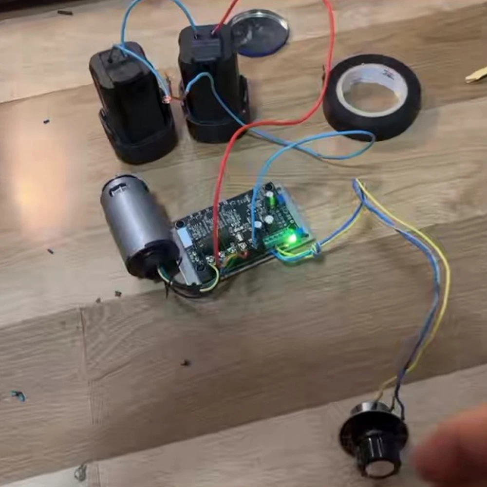 

DC11-75V Brushless Motor Driver Board 800W High-power Motor Speed Regulator Motor Forward and Reverse Controller With/No Hall