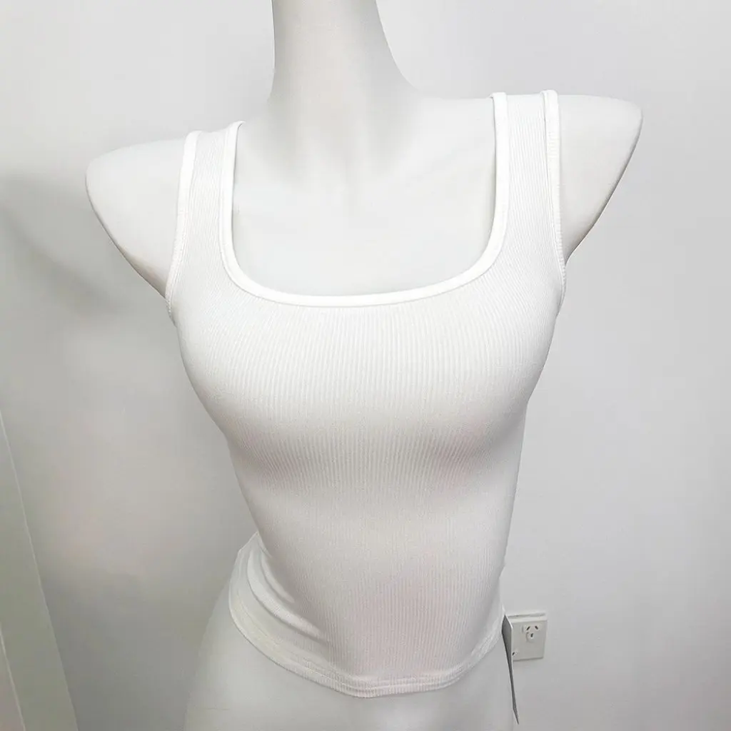 

Kardashian U-Neck Sports Tank Top Slim Fit Solid Color High Elasticity Short Top Can Be Worn as Outerwear for Summer
