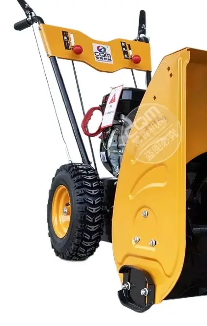 

Малогабаритный снегоуборщик и подметально-уборочная машина с ручным приводом для очистки дорог