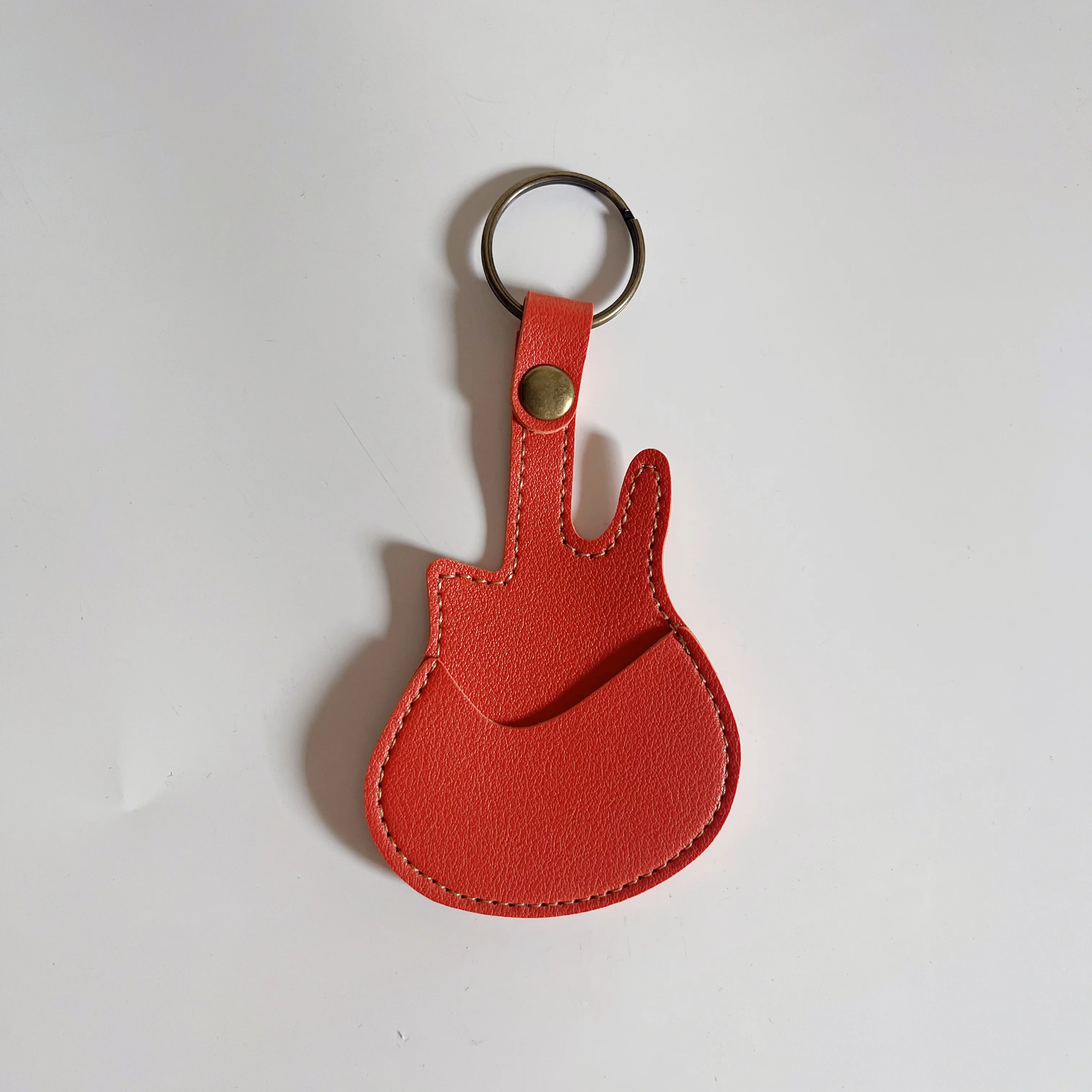 Leather Guitar Pick Bag Guitar Pick Holder Case Guitar Shape with Key Ring String Instrument Accessories
