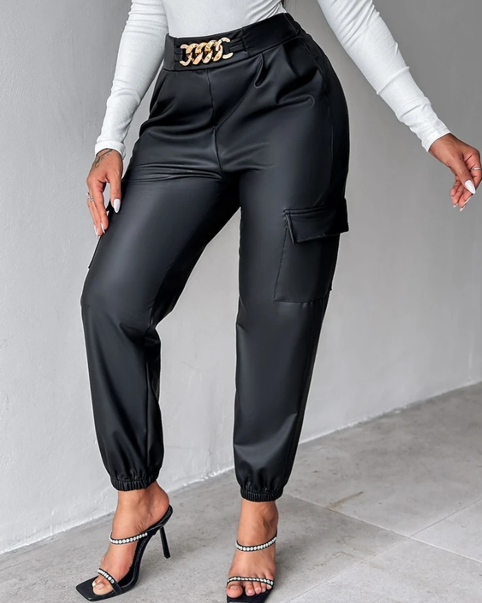 

Women's Fashionable Leather Pants Pu Leather High Waist Cargo Pants with Flap Pocket Chain Decor Cuffed Jogger Pants