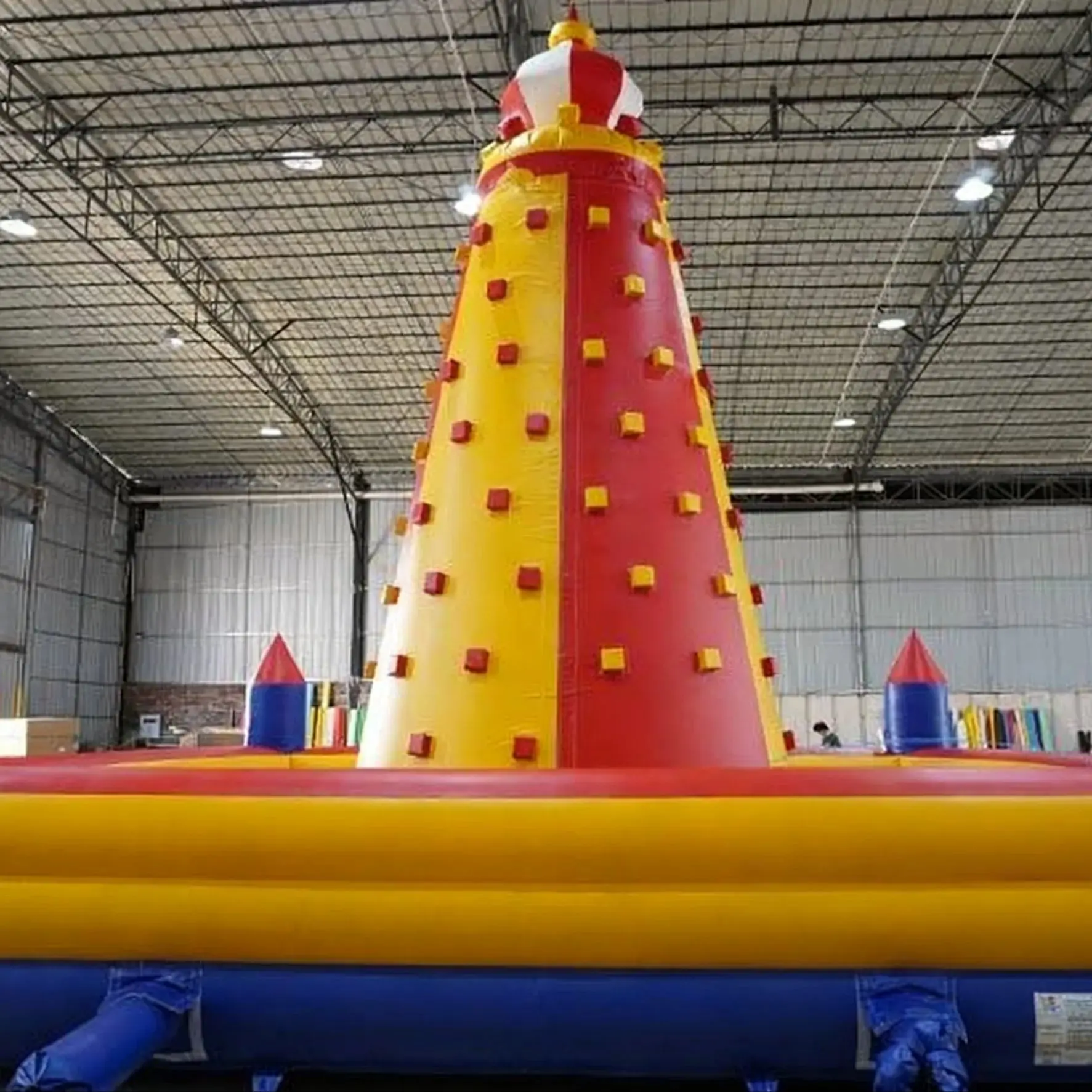 

Надувная полоса препятствий, надувная стена для скалолазания