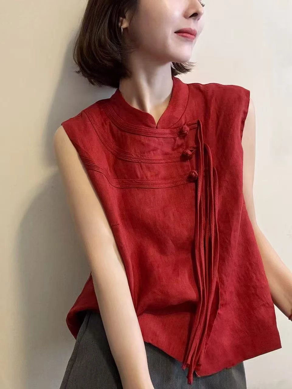 

New Chinese Style Tassel Embellished Buttonless Sleeveless Vest Women's Elegant Slimming Versatile Top Artistic Loose Fit Hig...