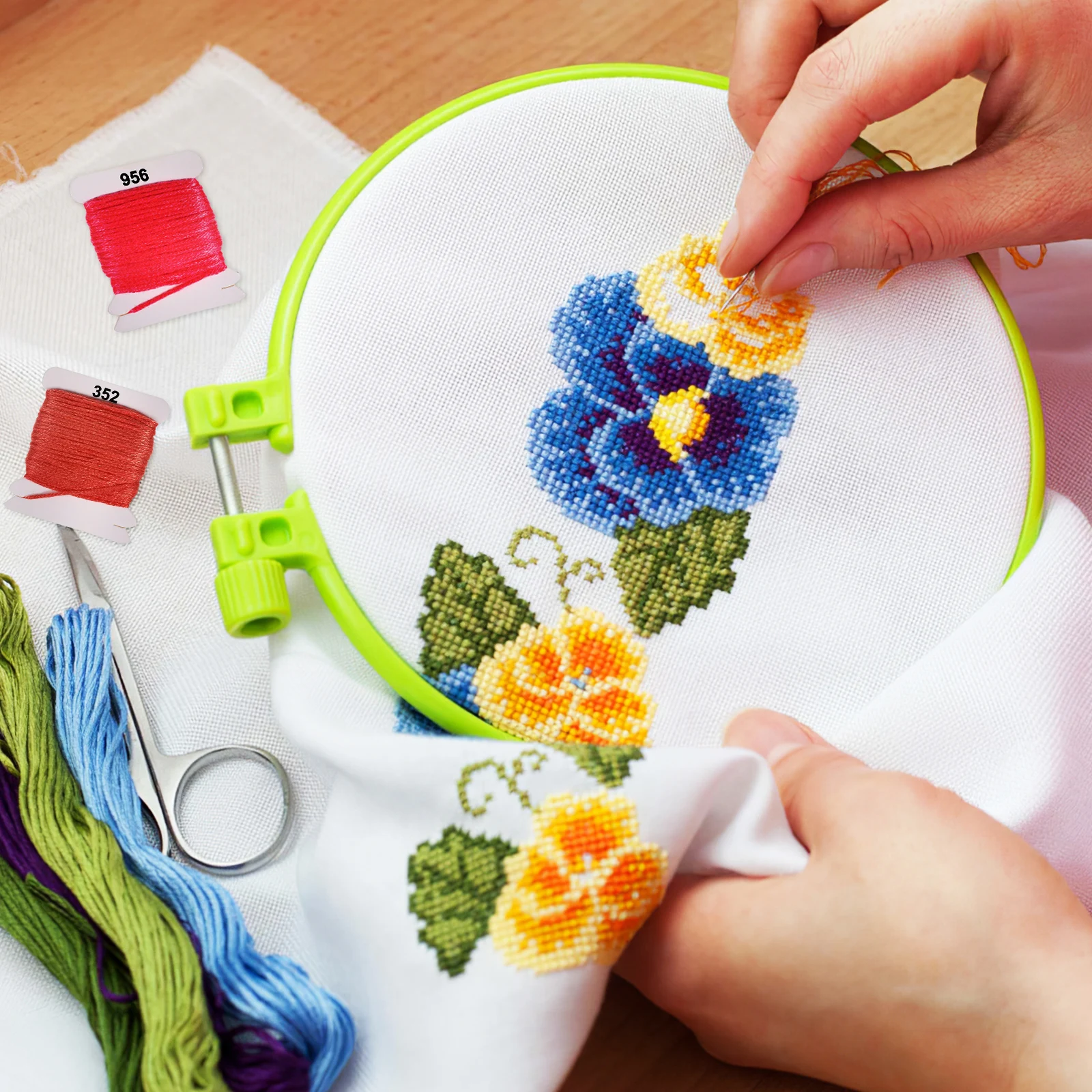 

120 Skeins Cotton Embroidery Strings Colorful Boxed Set Cross Stitch Threads Bracelet Yarn Craft Supplies Embroidery Thread