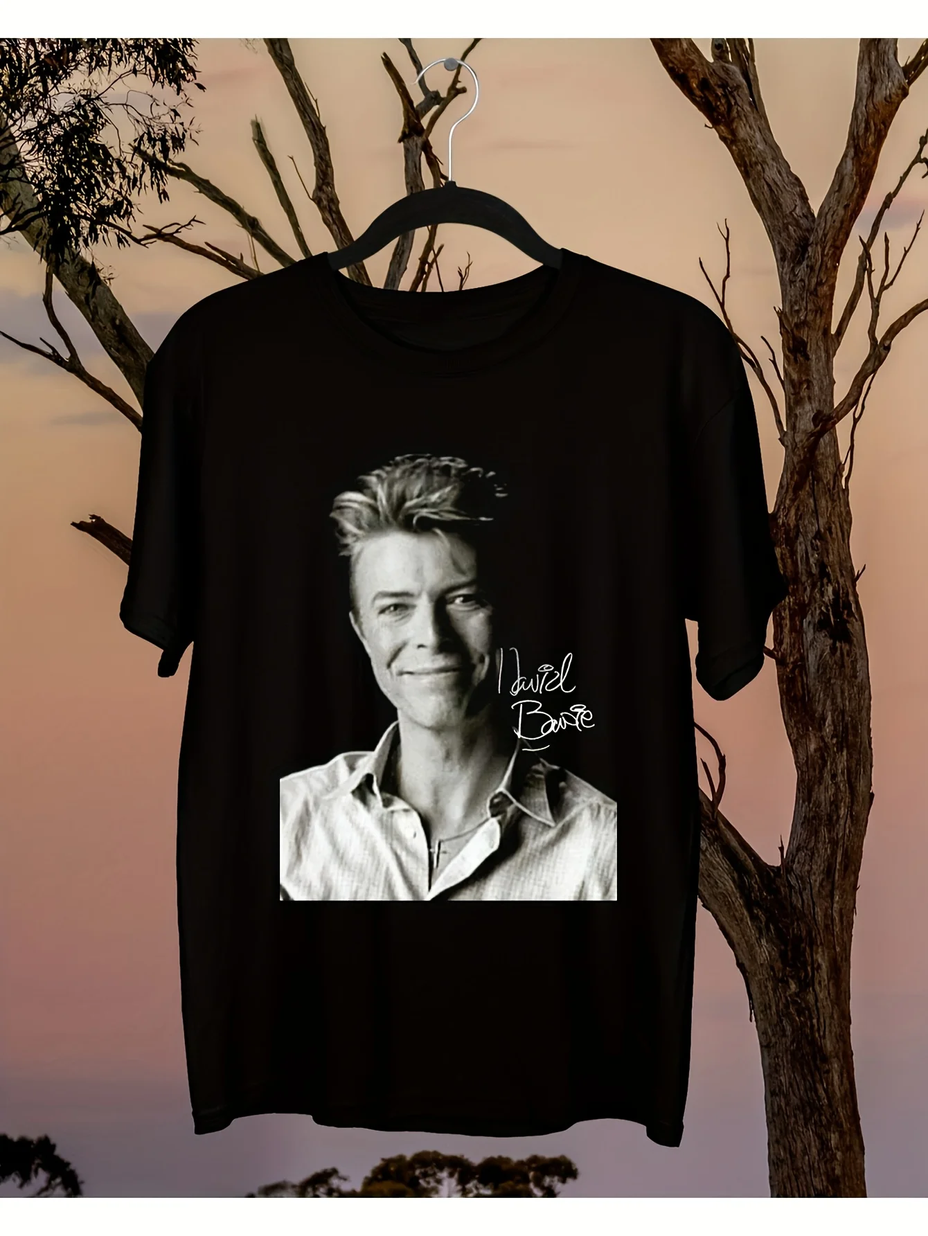 Rare Autographed Portrait T-Shirt - Iconic Music Star Signed Item - Collectible Bowie-Themed Men'S T-Shirt - Unisex Casual Crew Neck Shirt - Limited Edition BirthdayAnniversary Apparel for Music Fans