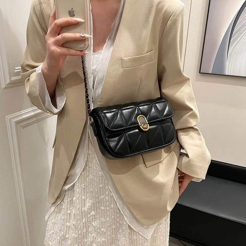 

Ladies Shoulder Bag Made Of Fine Leather Boasting Designer Inspired And Trendy Daily Look