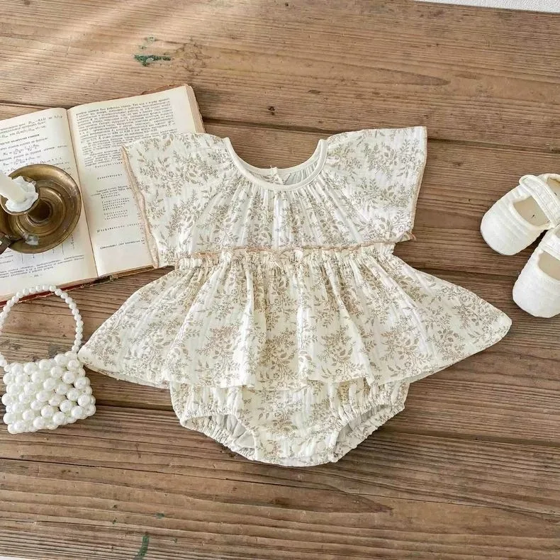 

2026 New Summer Infant Romper Dress Floral Print Flying Sleeve Thin Soft Princess Style Baby Girls Full Moon One Piece Clothes