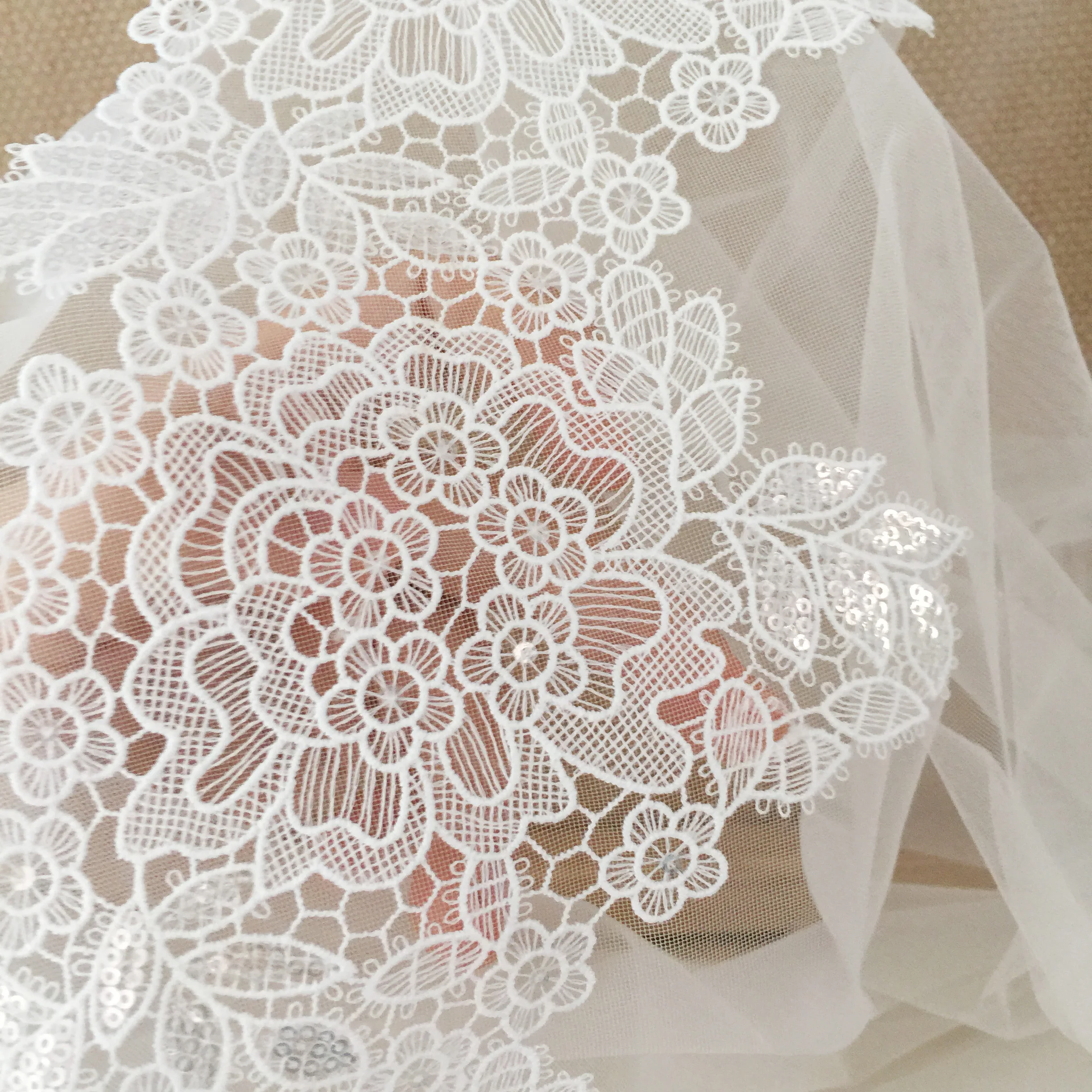 High Quality Delicate Thin Line Milk Silk Sequin Lace Trim with flower pattern For Wedding Dress Accessories