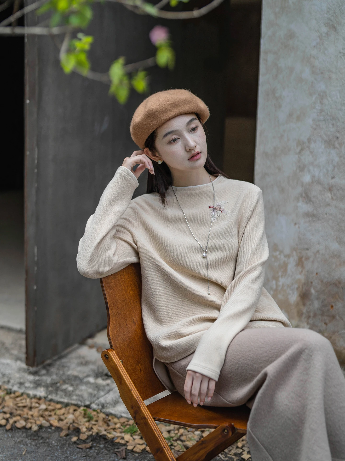 

Soft Comfortable Wool Blend Knitted T-irt Embroidered round Ne Elastic Sve Long Casual Sle Women's Faion Top