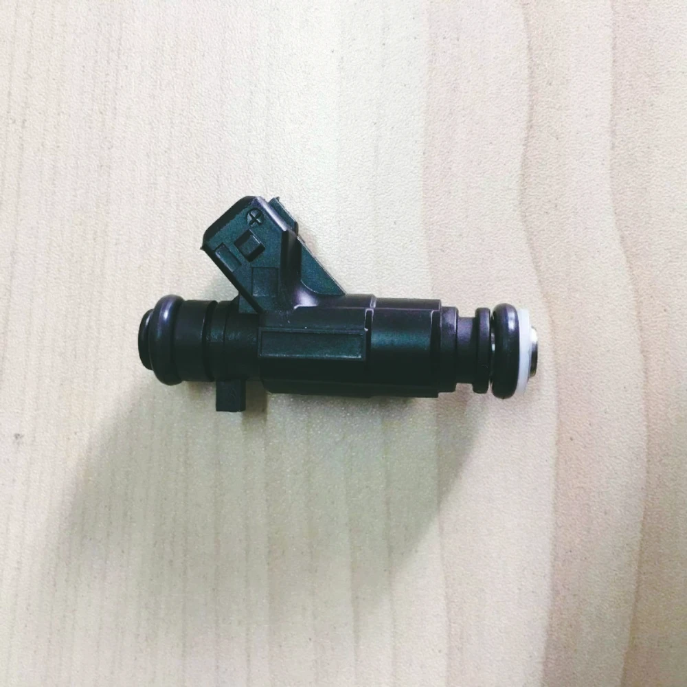ZF-T Inyector de combustible de 4 piezas para coche, accesorios para GOLF SAVERIO SPACEFOX VOYAGE CROSSFOX 1,6 T 0280156403 0329