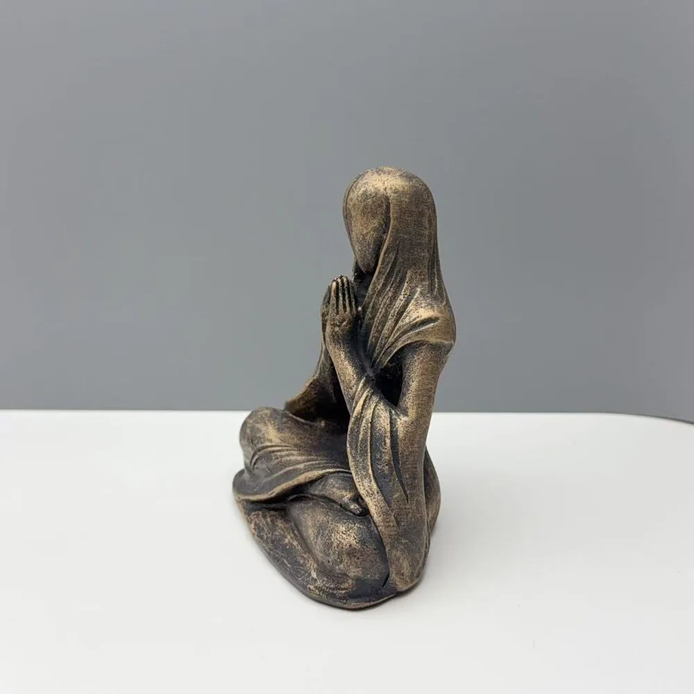 1pcs Meditation Alien Statue Resin Handmade Sculpture Yoga Zen Desktop Decor Unique Gift For Home Office Meditation Decorations