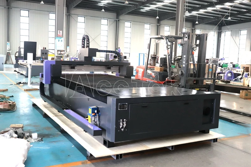 وكيل الاتحاد الأوروبي AKJ1530F الصلب الألومنيوم آلة قطع النحاس CNC الألياف الليزر القاطع لقطع الصلب 20 مللي متر رخيصة الثمن
