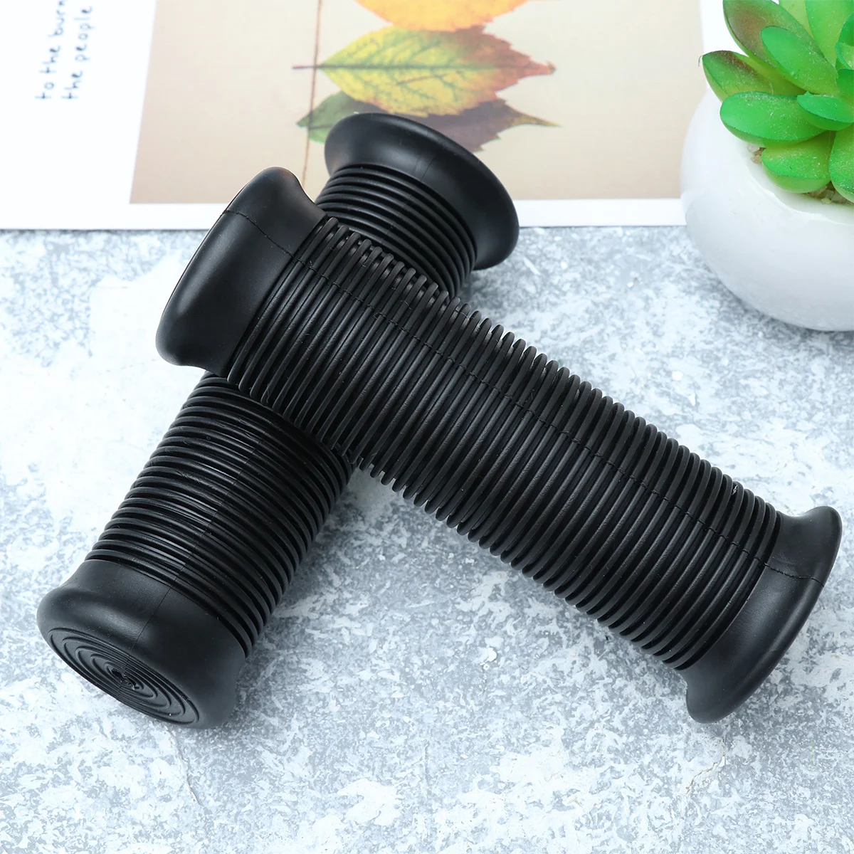 

Vintage TPR Rubber Handlebar Grips Non Slip Comfortable Cycling Shock Absorbing Universal Bike grips For 25 28mm Diameter