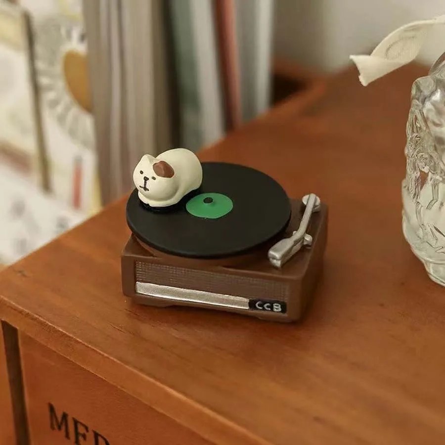 Retro Cat Gramophone Resin Figurine Mini Record Player Desk Ornament Cute Kitten Decor For Home Bedroom Shelf Tabletop Display
