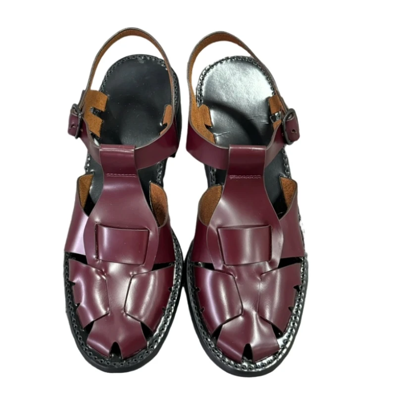 

Кожаные сандалии с усовершенствованной текстурой. Кожаные винтажные летние туфли с одной линией и пряжкой. Римские туфли ручной работы на толстом каблуке Ad1116.